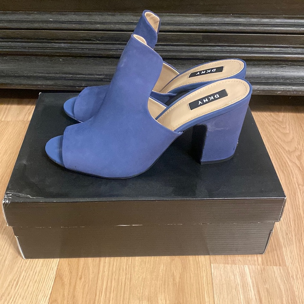 Beautiful shoe DKNY mule, nubuck azure